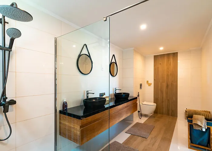 Villa Seyrenity Heights